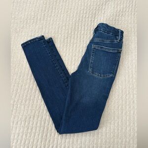 Good American Power Stretch Pul On Skinny Jeans